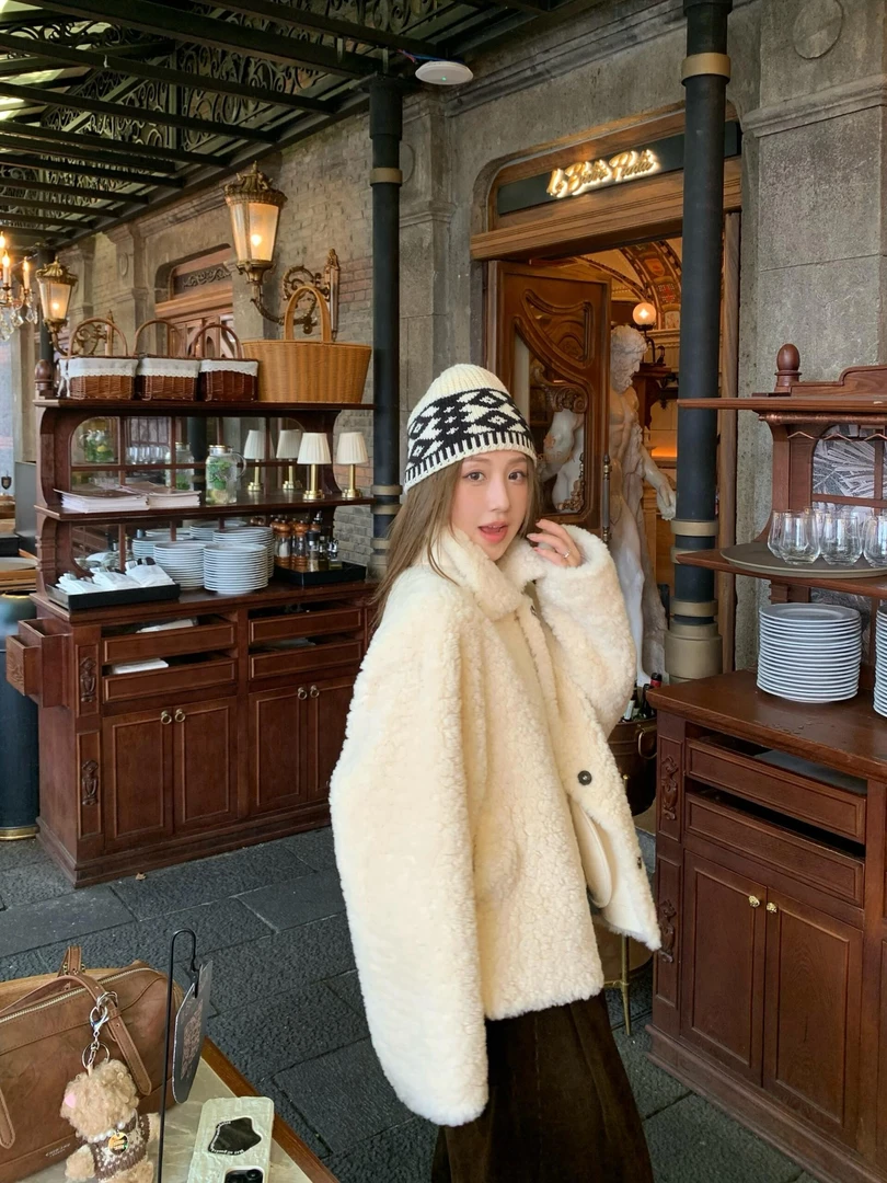 2024秋冬韩版仿皮草外套女短款宽松环保毛毛皮毛一体羊羔绒外套