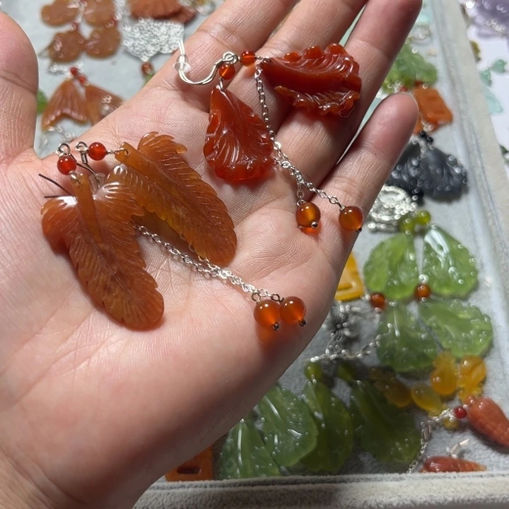 蛇纹石玉合金吊坠
