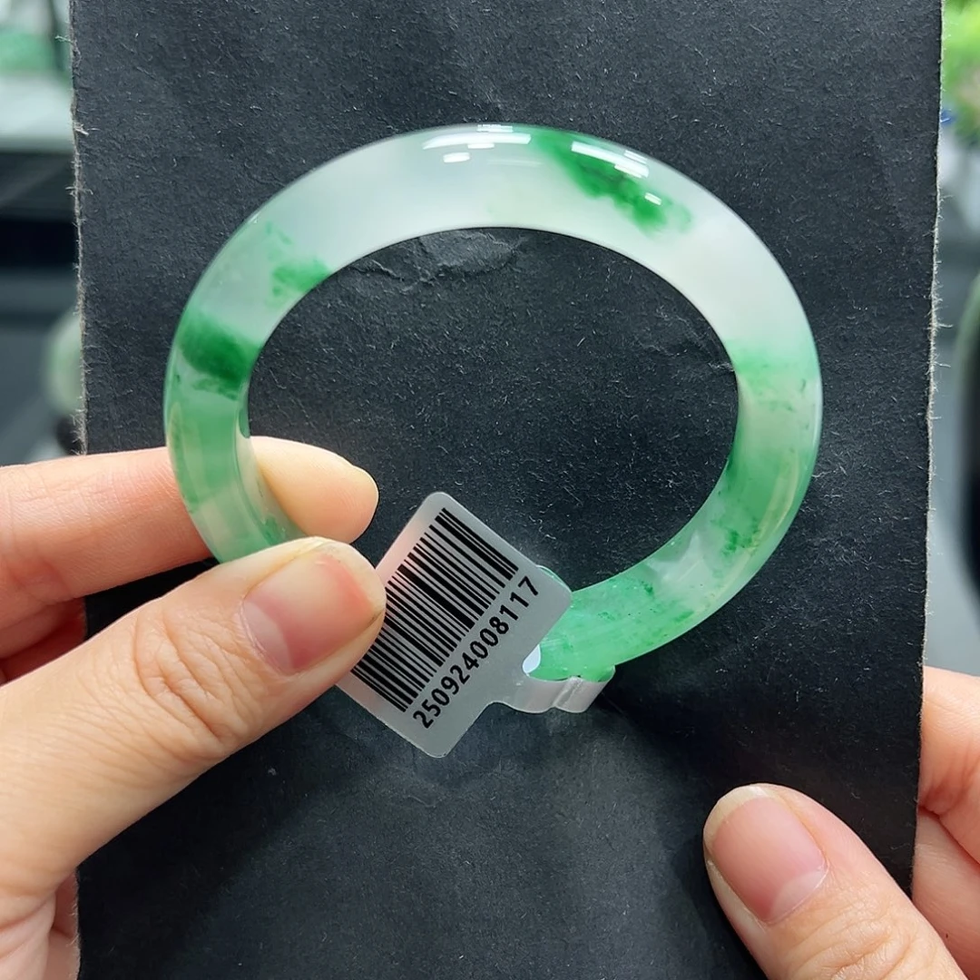 喵***麻石英质玉未镶嵌手镯