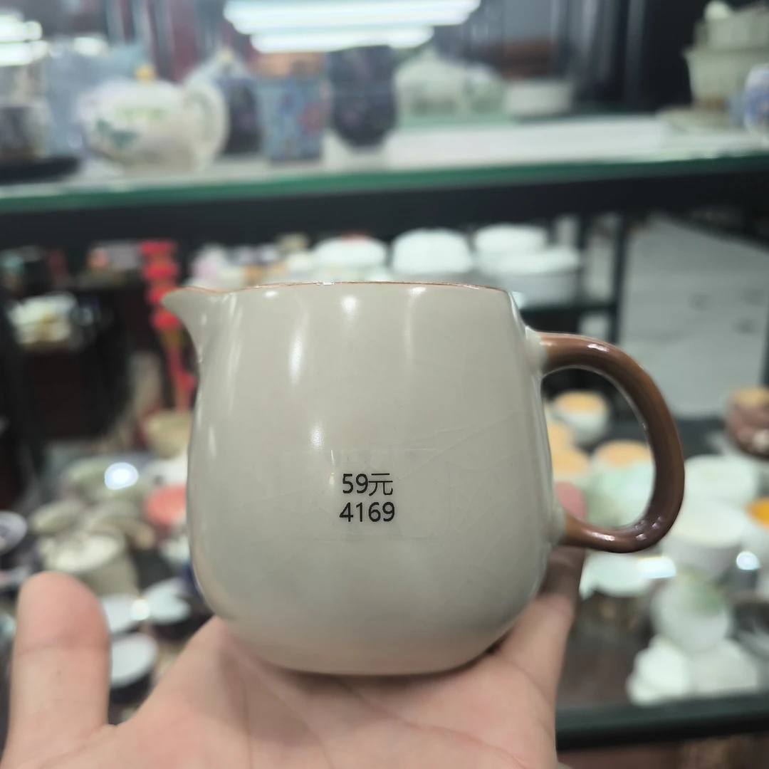 德化云仓 双线黄汝把手公道杯-4169