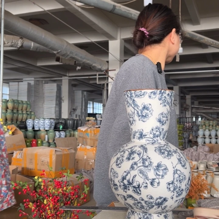 景德镇陶瓷花瓶工厂