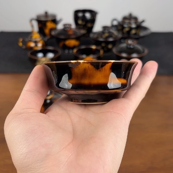 瓷玳瑁釉浅腹马蹄普洱杯