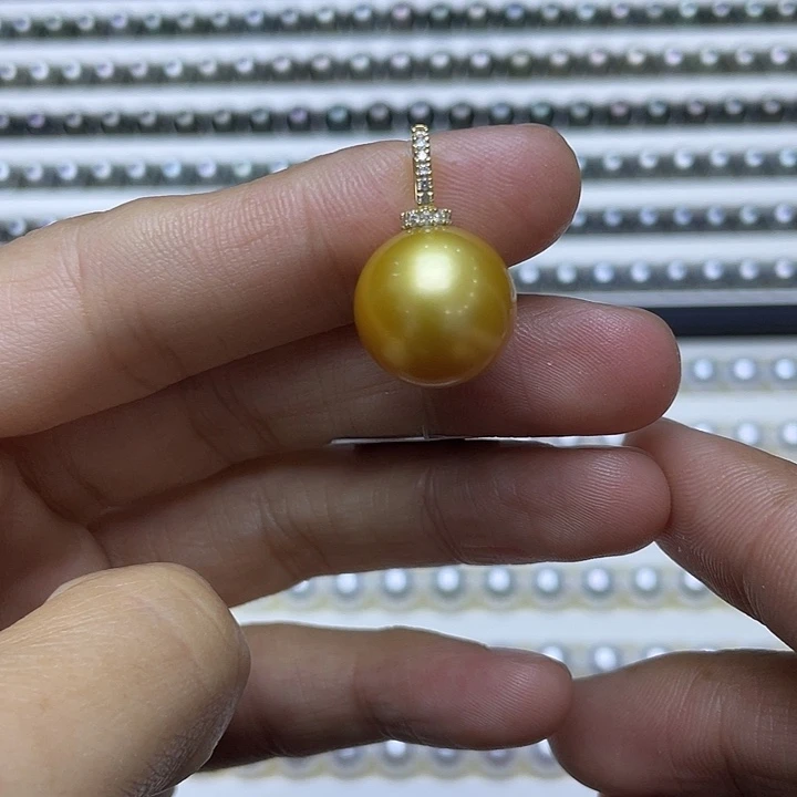 18K金镶嵌吊坠(不含链)海水珍珠