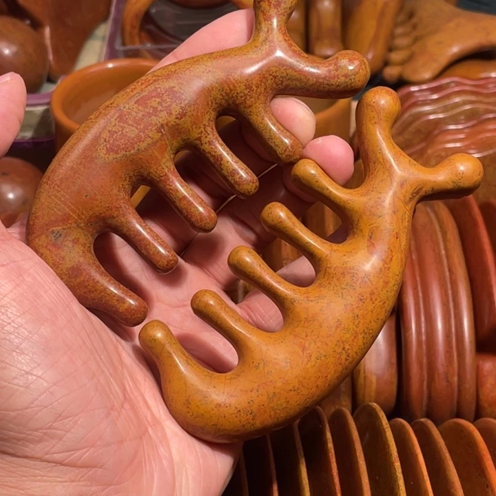 红砭石精品款多功能海豚按摩梳