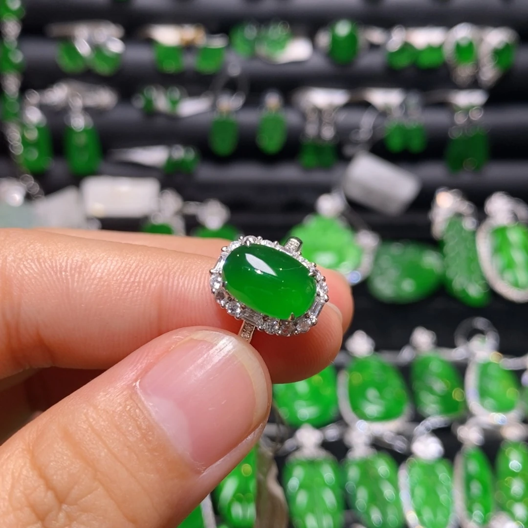 翡翠戒指18K金镶嵌天然翡翠