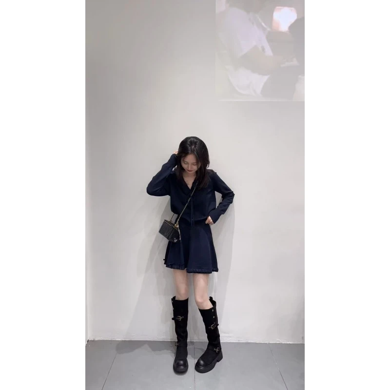 2025秋季新款韩系少女感复古系带针织开衫短裙显瘦皮衣外套三件套