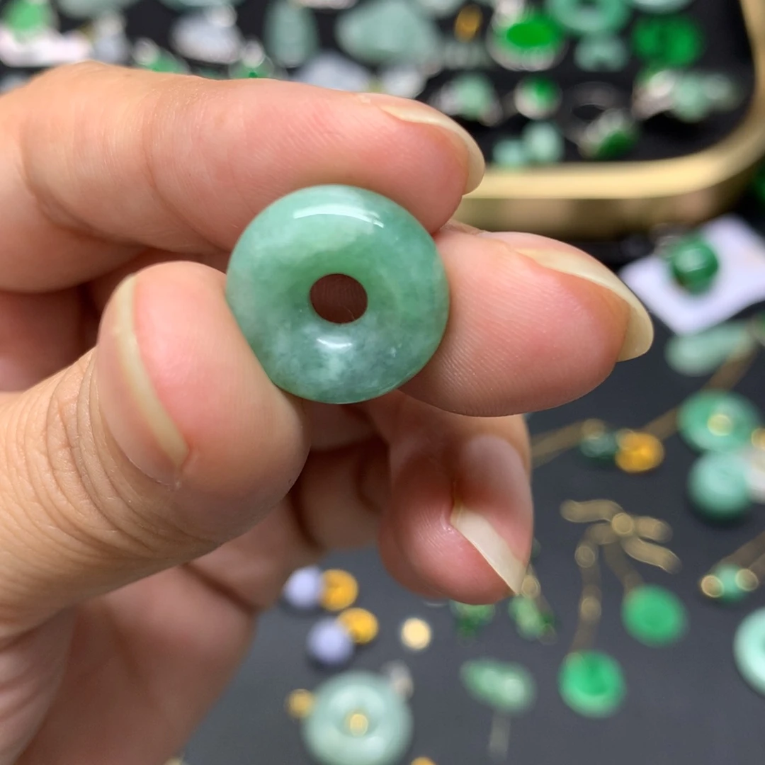吊坠(不含链)未镶嵌翡翠有纹裂