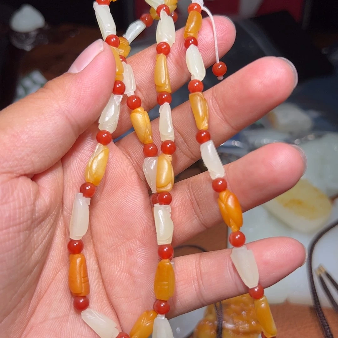 和田玉颈饰未镶嵌