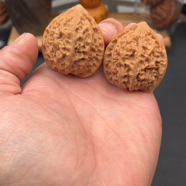 把件文玩核桃金牛40