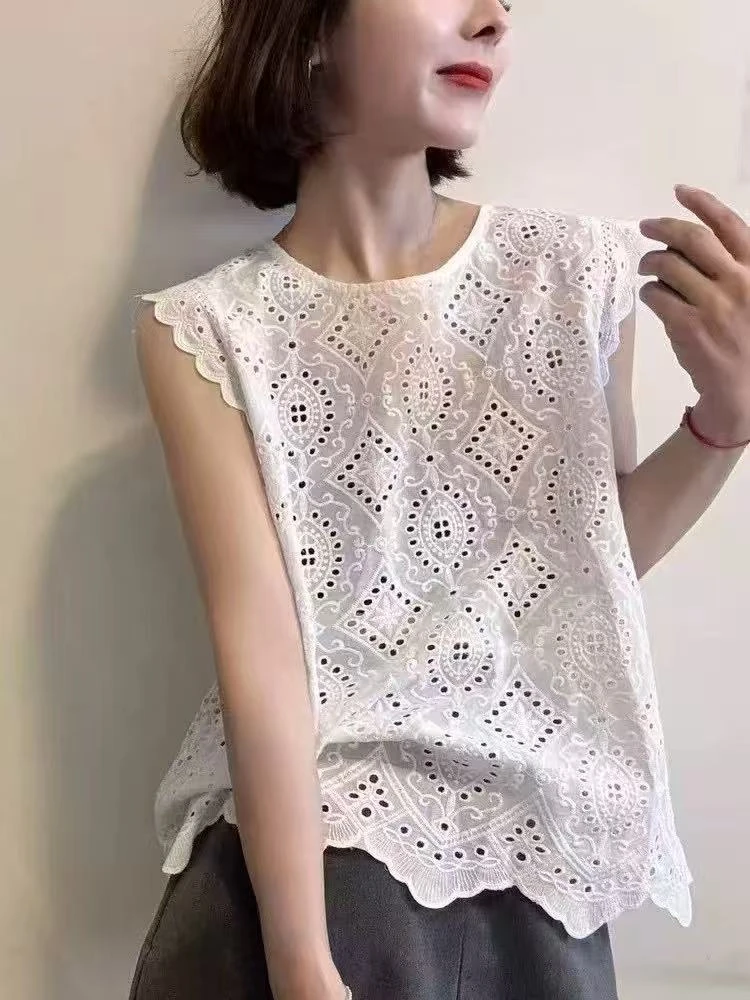 小孟~新款无袖百搭气质款刺绣镂空上衣99070