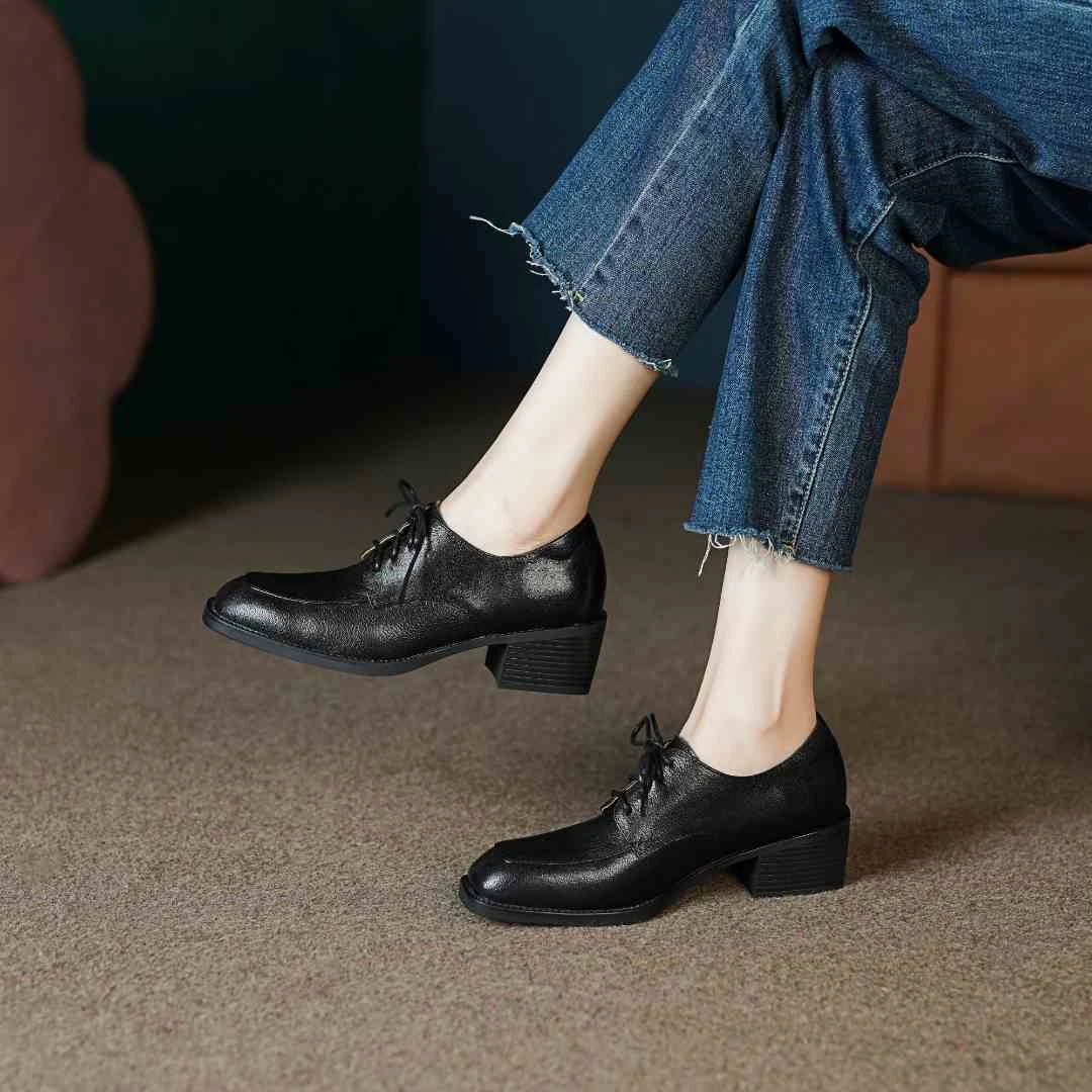 2025新款时尚舒适方头百搭低跟英伦风小皮鞋黑色单鞋粗跟复古真皮