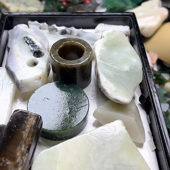 和田玉（糖玉）非和田玉边角料9K金镶嵌A*