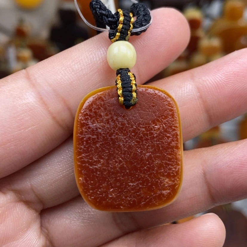 【闪购商品】琥珀颈饰未镶嵌