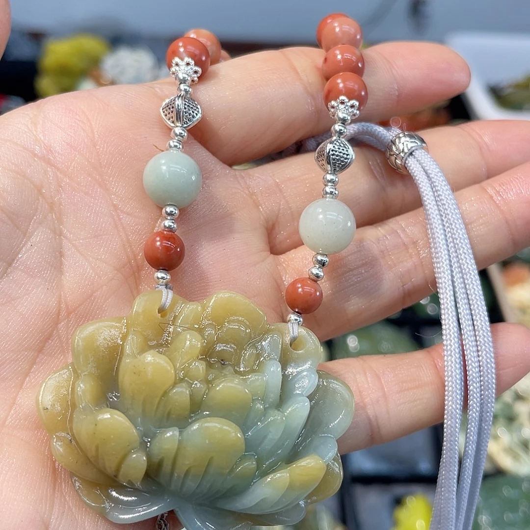 蛇纹石玉未镶嵌颈饰