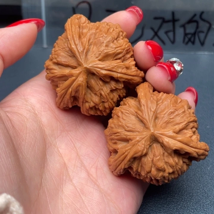 w***y文玩核桃吊坠白狮子