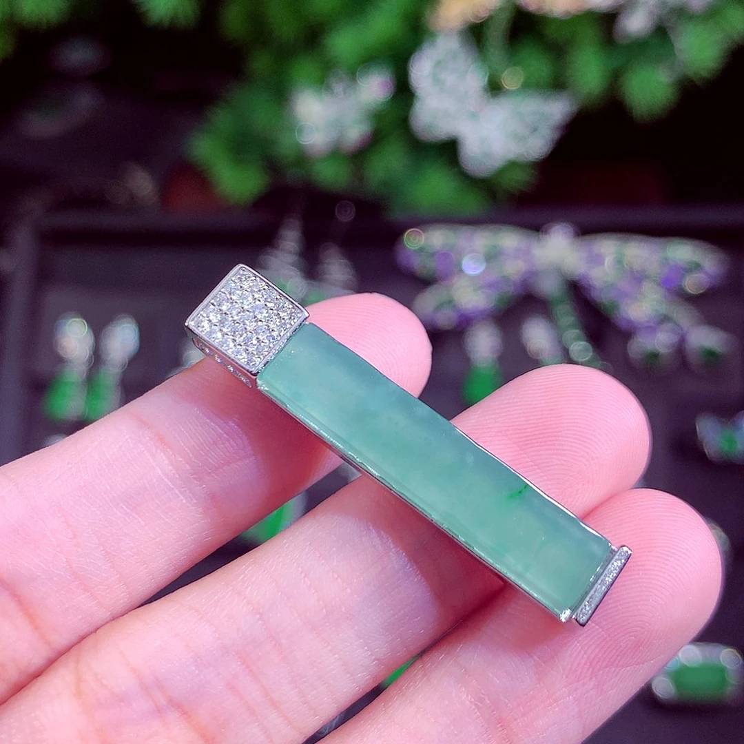 颈饰未镶嵌翡翠天然