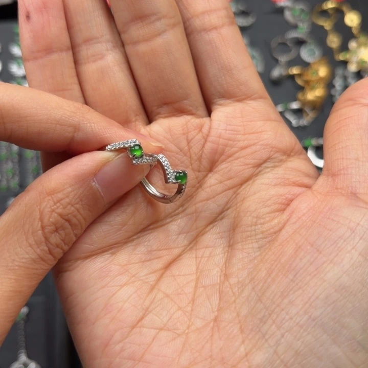 晚***子翡翠银S925镶嵌耳饰