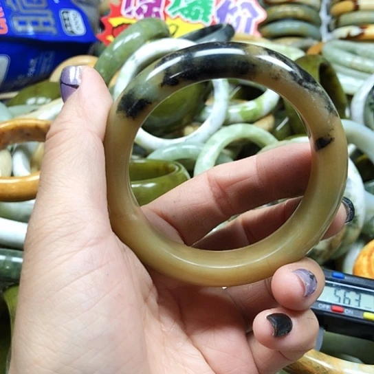 未镶嵌蛇纹石玉手镯樱*