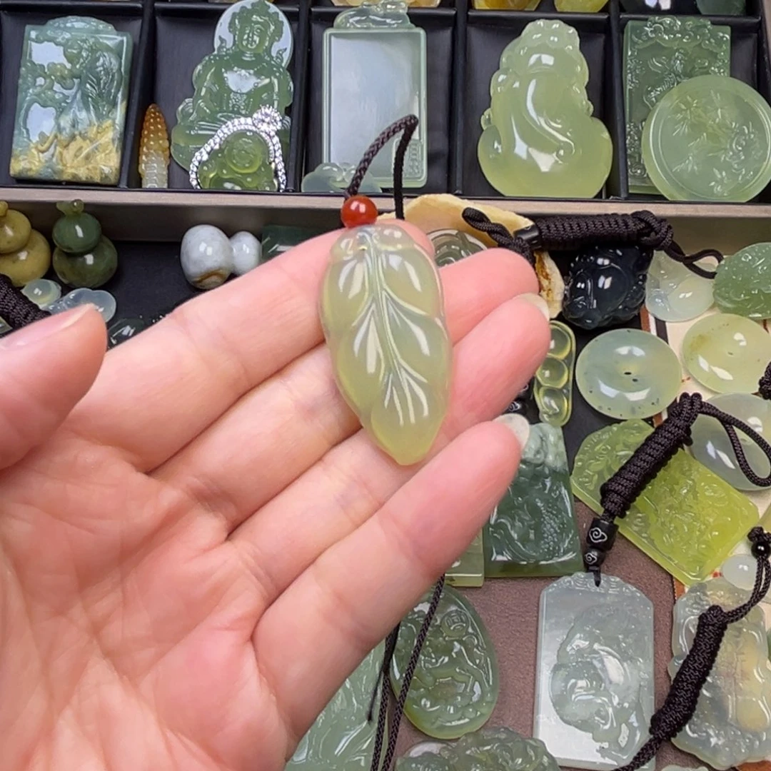 蛇纹石玉未镶嵌吊坠(赠链)