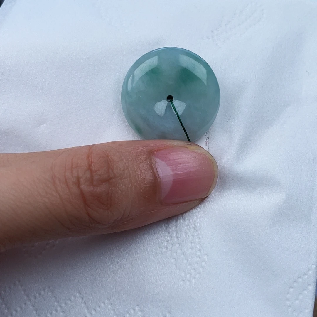 翡翠未镶嵌颈饰平安扣