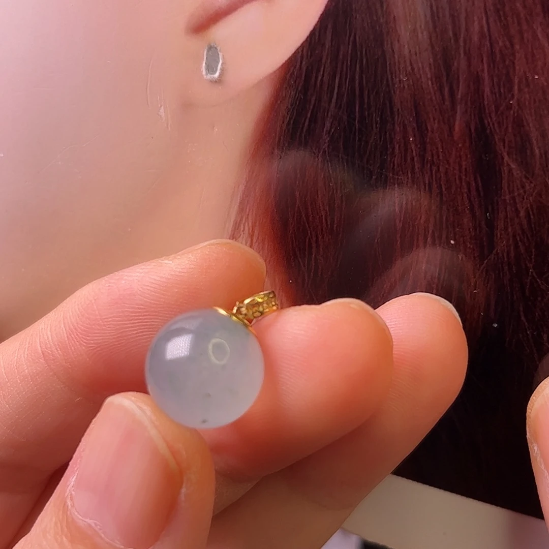 翡翠18K金镶嵌颈饰珠子