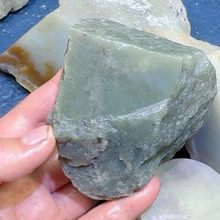 和田玉未镶嵌珠宝半成品