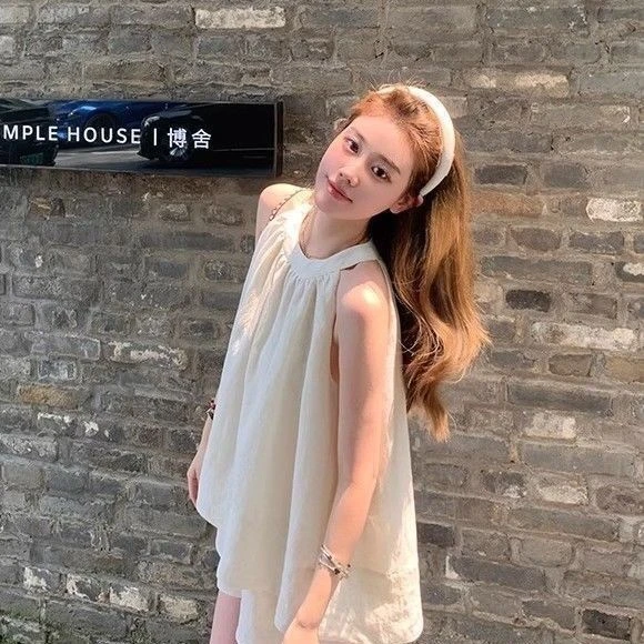 清新吊带无袖漏肩挂脖上衣短裤两件套夏季新款休闲套装遮肚潮