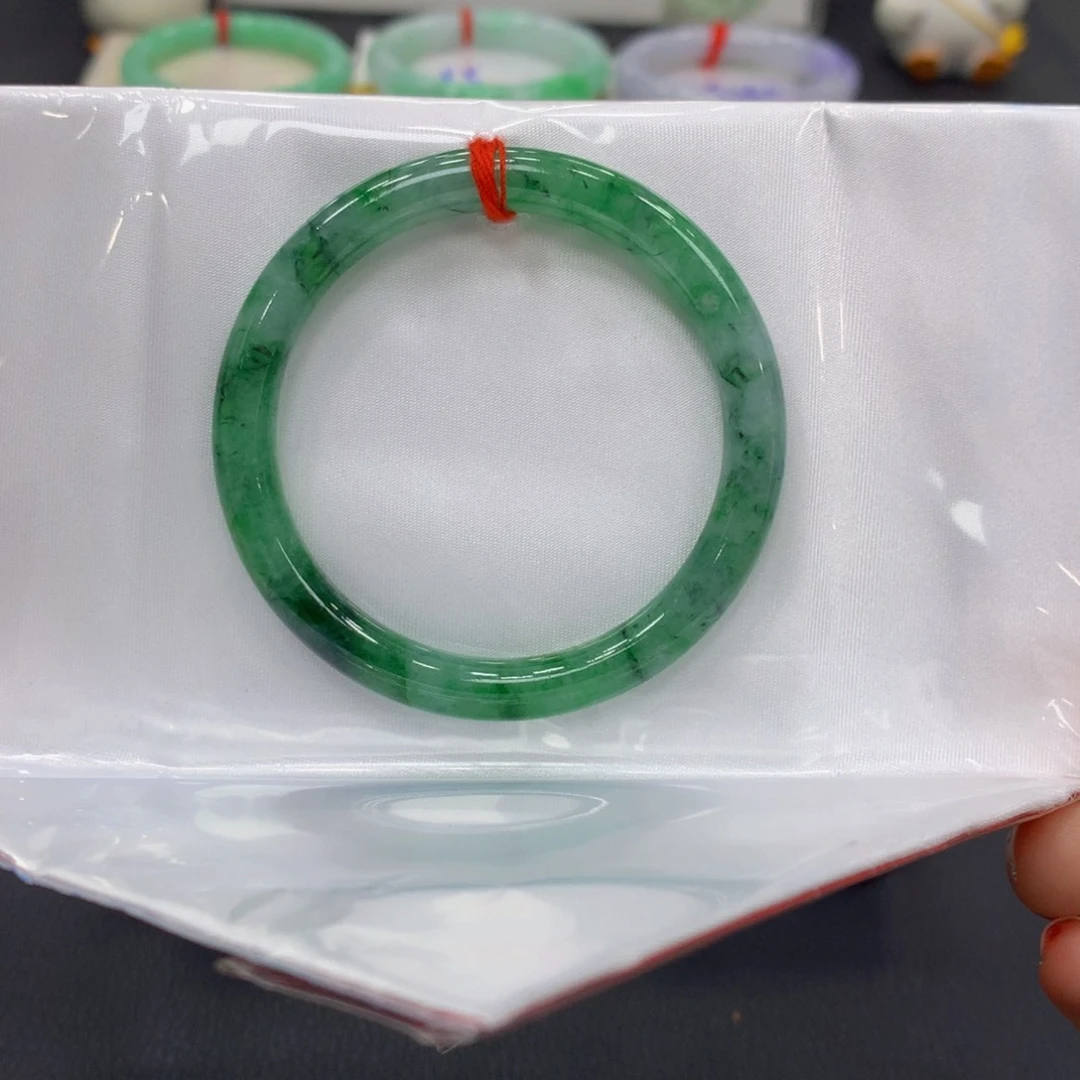 翡翠手镯未镶嵌翡翠17