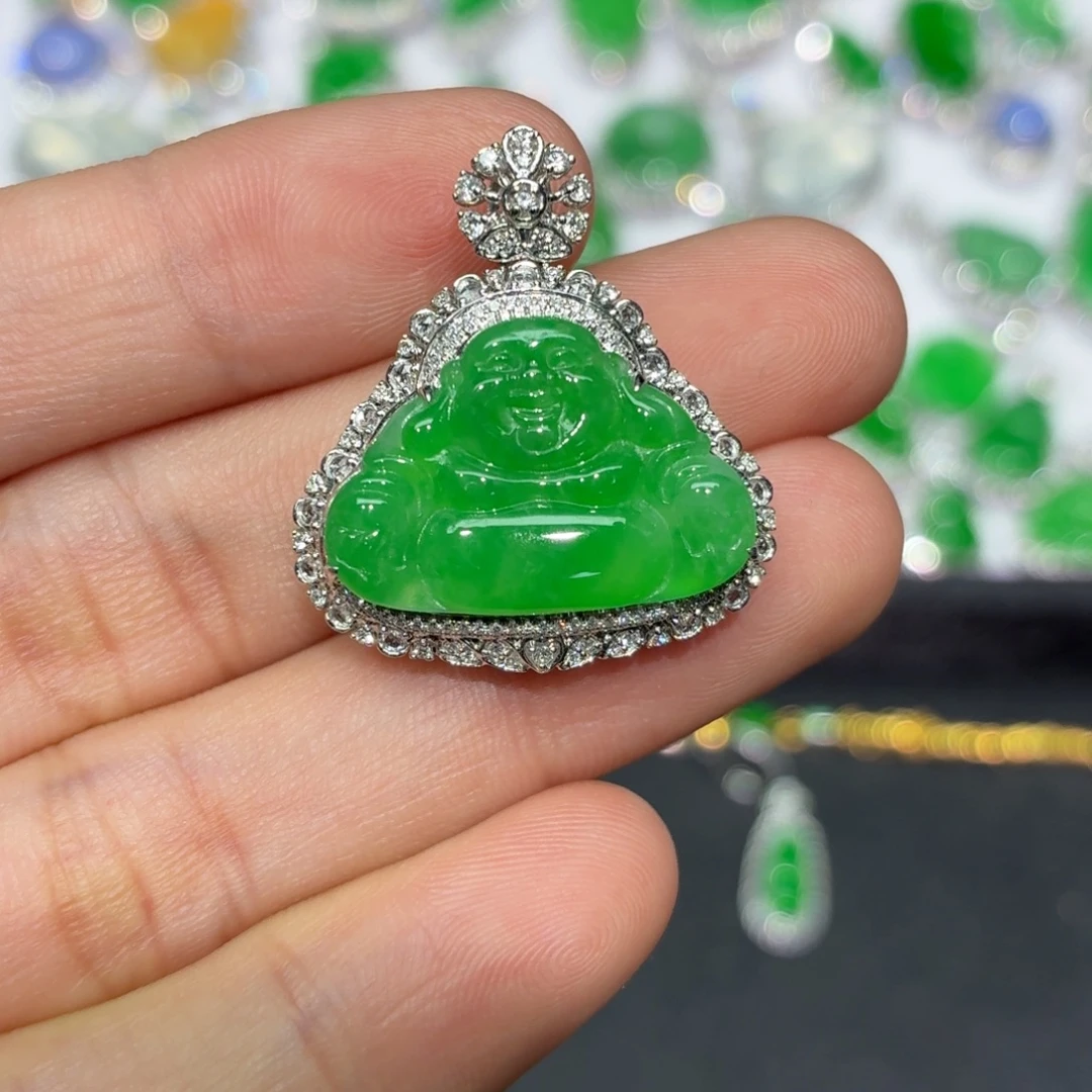 翡翠18K金镶嵌颈饰缅甸翡翠