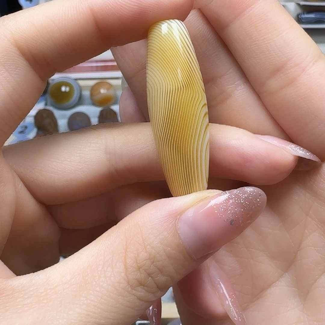 玛瑙/玉髓玛瑙未镶嵌午****旁