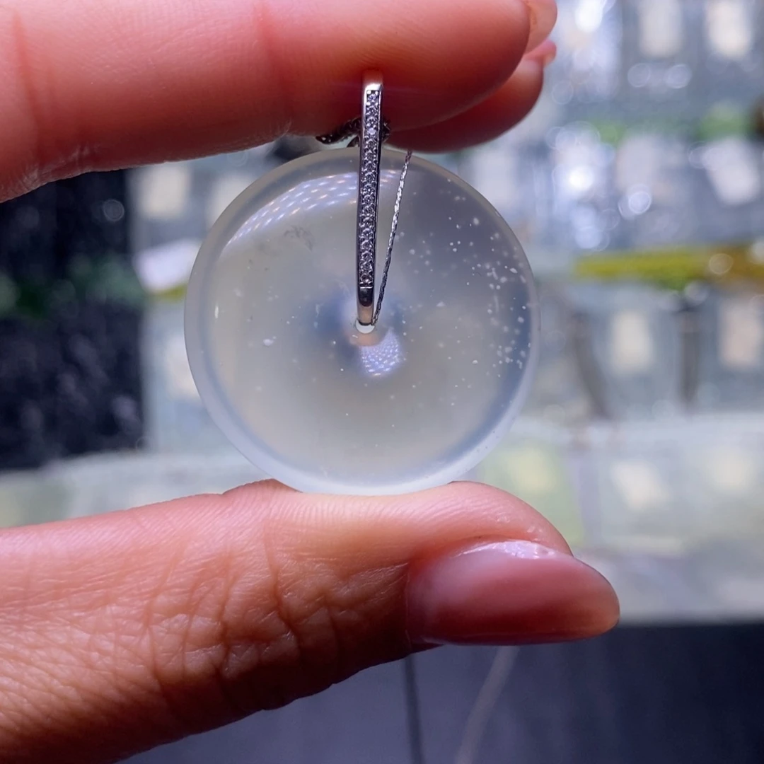 蛇纹石玉颈饰未镶嵌，