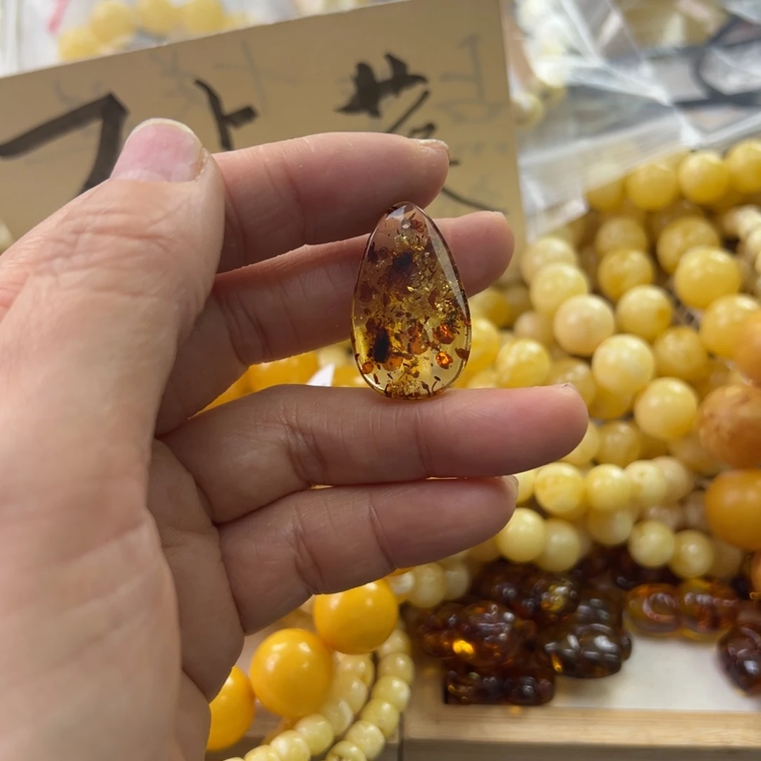 琥珀珠宝奇石未镶嵌