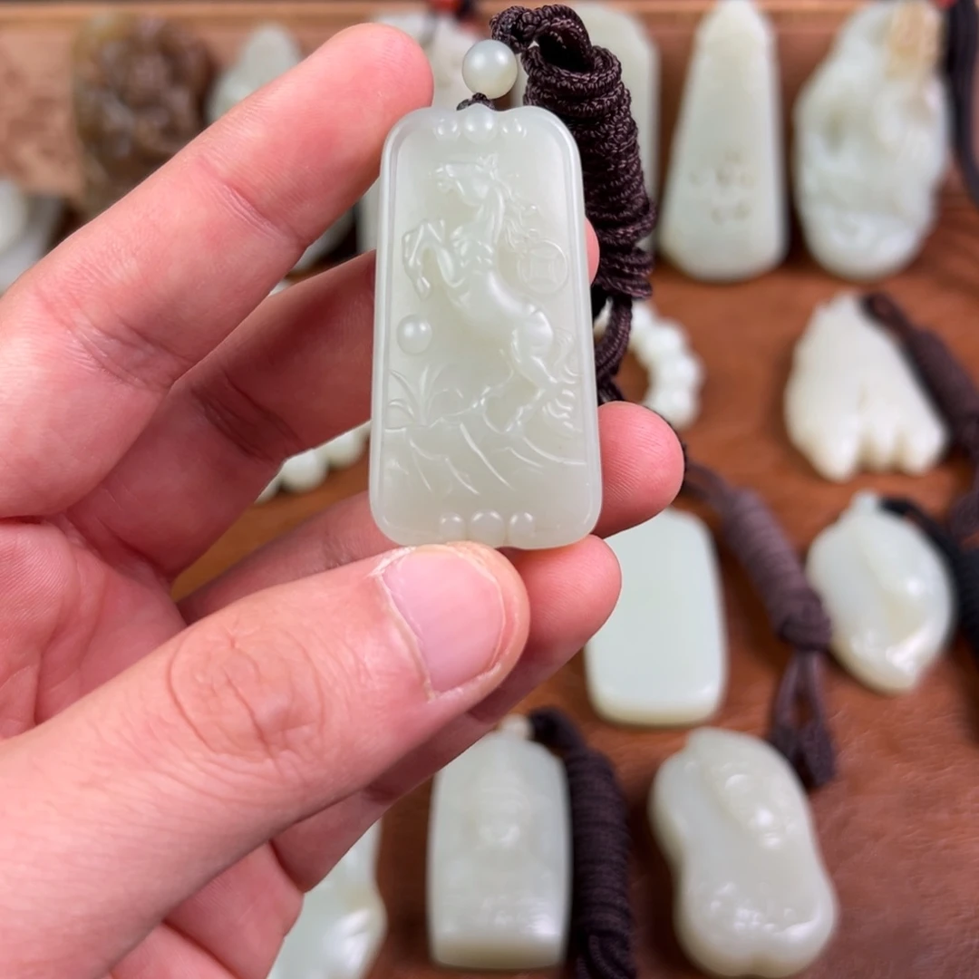 和田玉（青白玉）未镶嵌颈饰