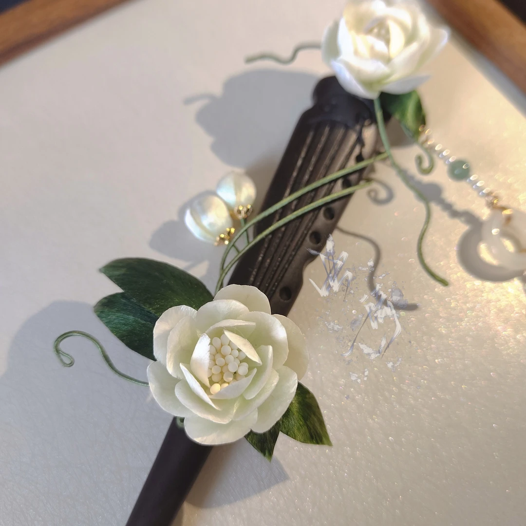 绒花茉莉古琴檀木发簪