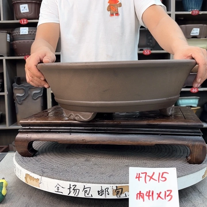 紫砂花盆?**塞紫砂的颜色很好看