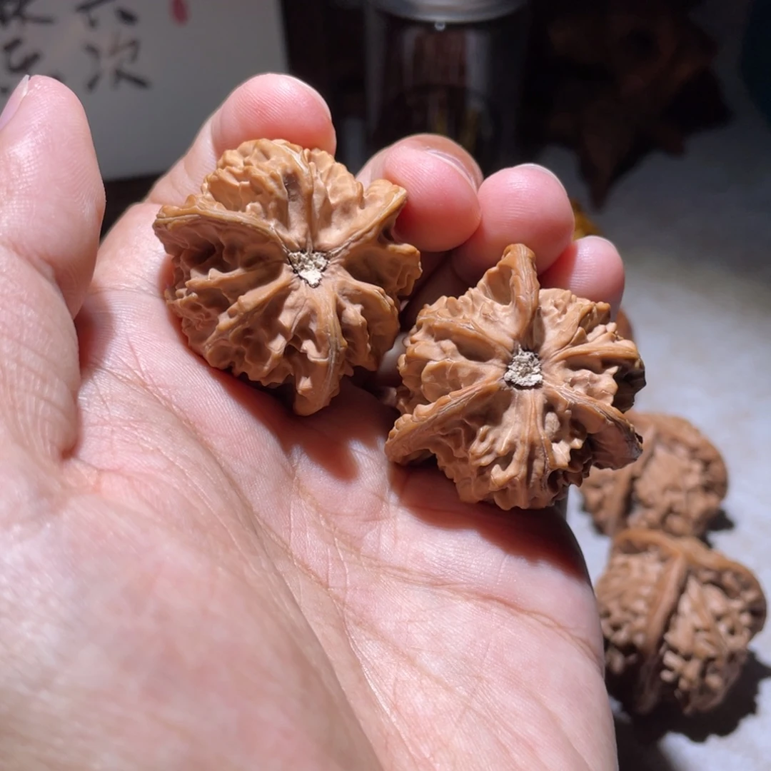 服***辉吊坠文玩核桃盘山
