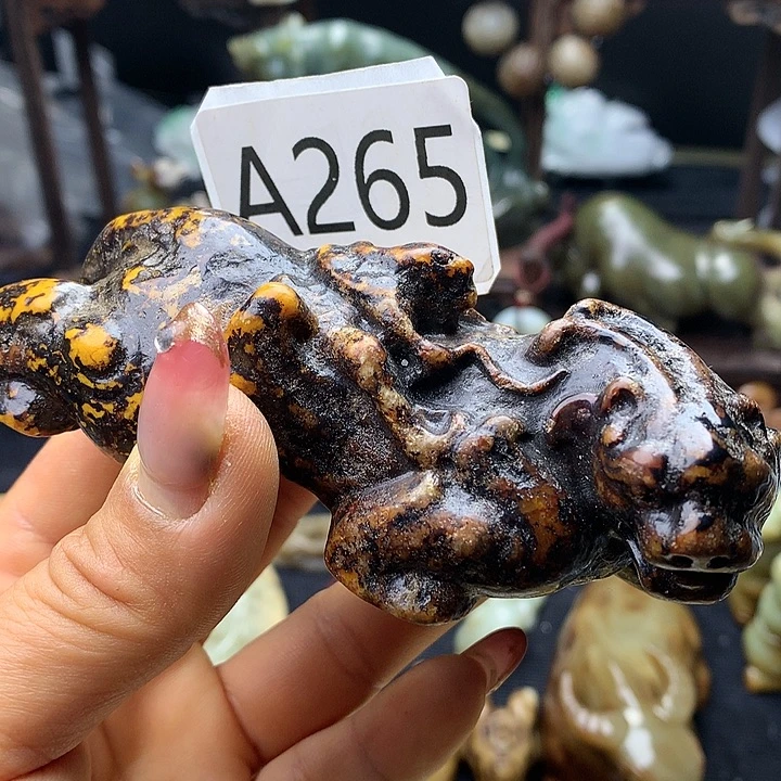 和田玉未镶嵌车挂