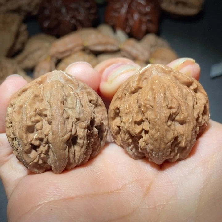 文玩核桃把件图*妈东北楸子小雪66