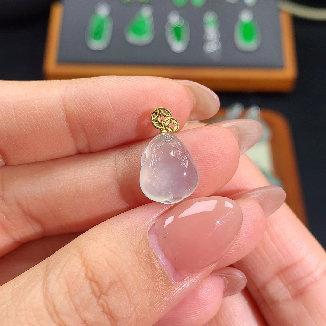 翡翠18K金镶嵌颈饰翡翠