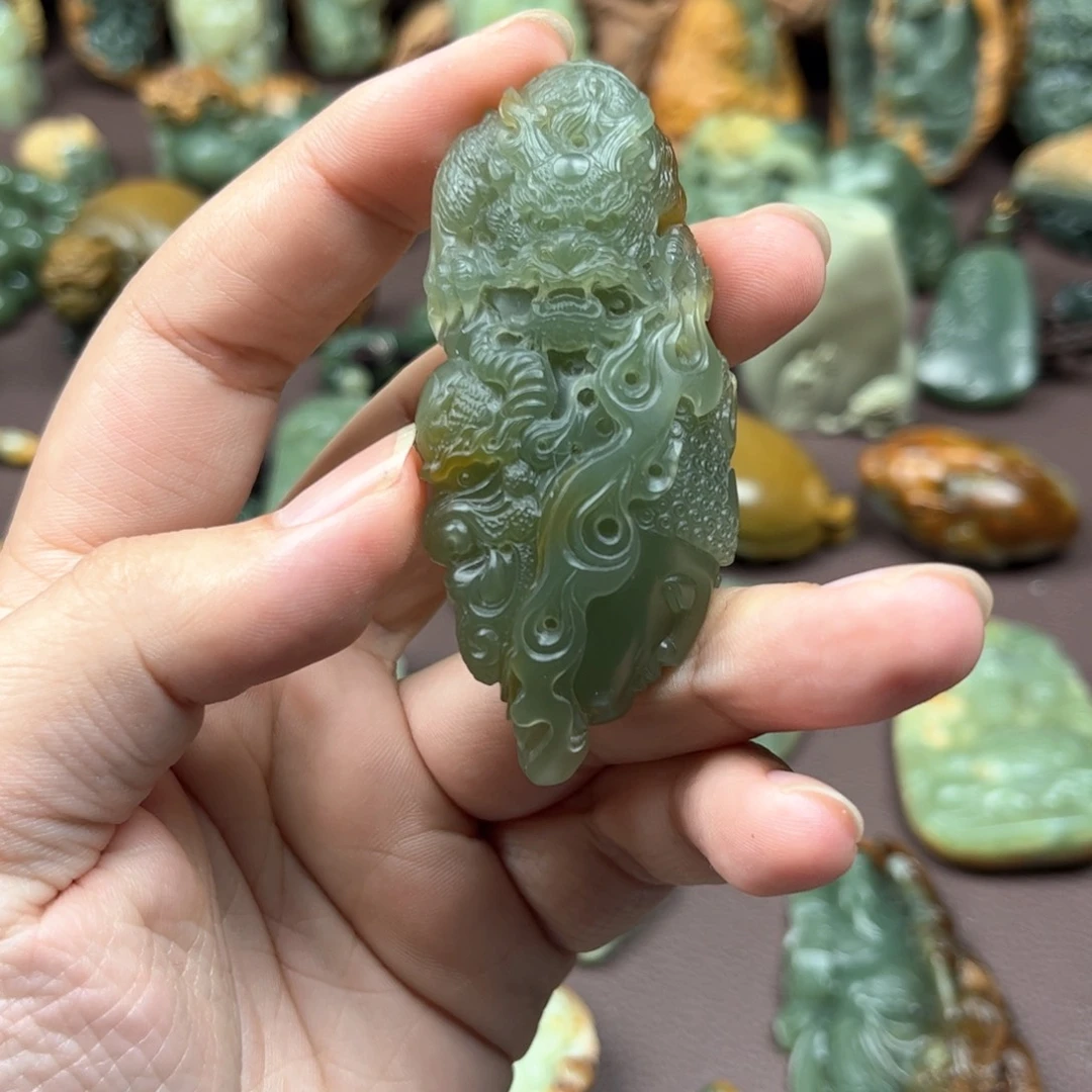 谢***岫岩老玉（透闪石质玉）未镶嵌挂件