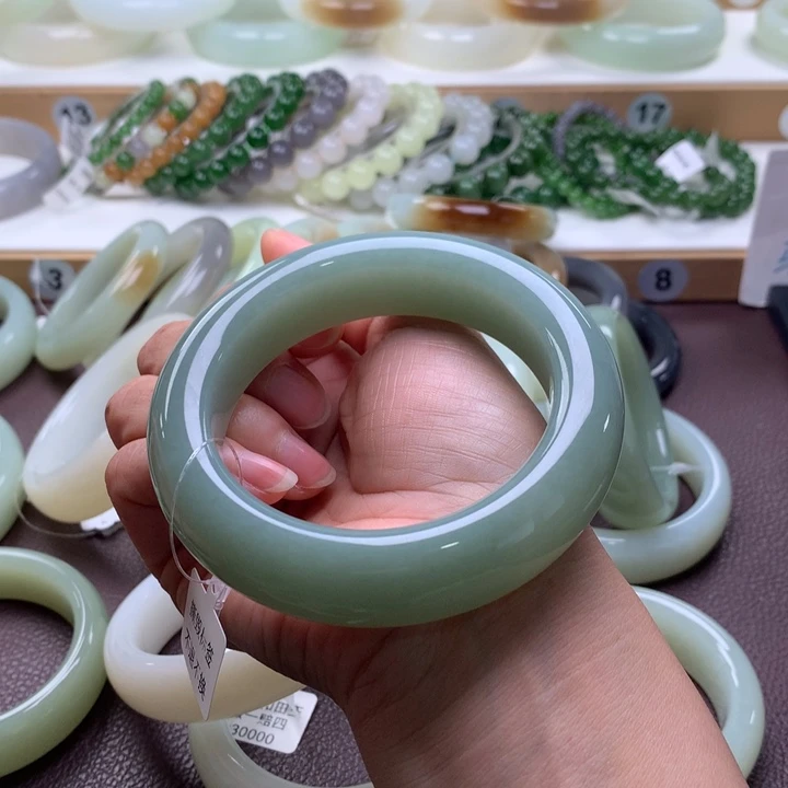 和田玉未镶嵌手镯63