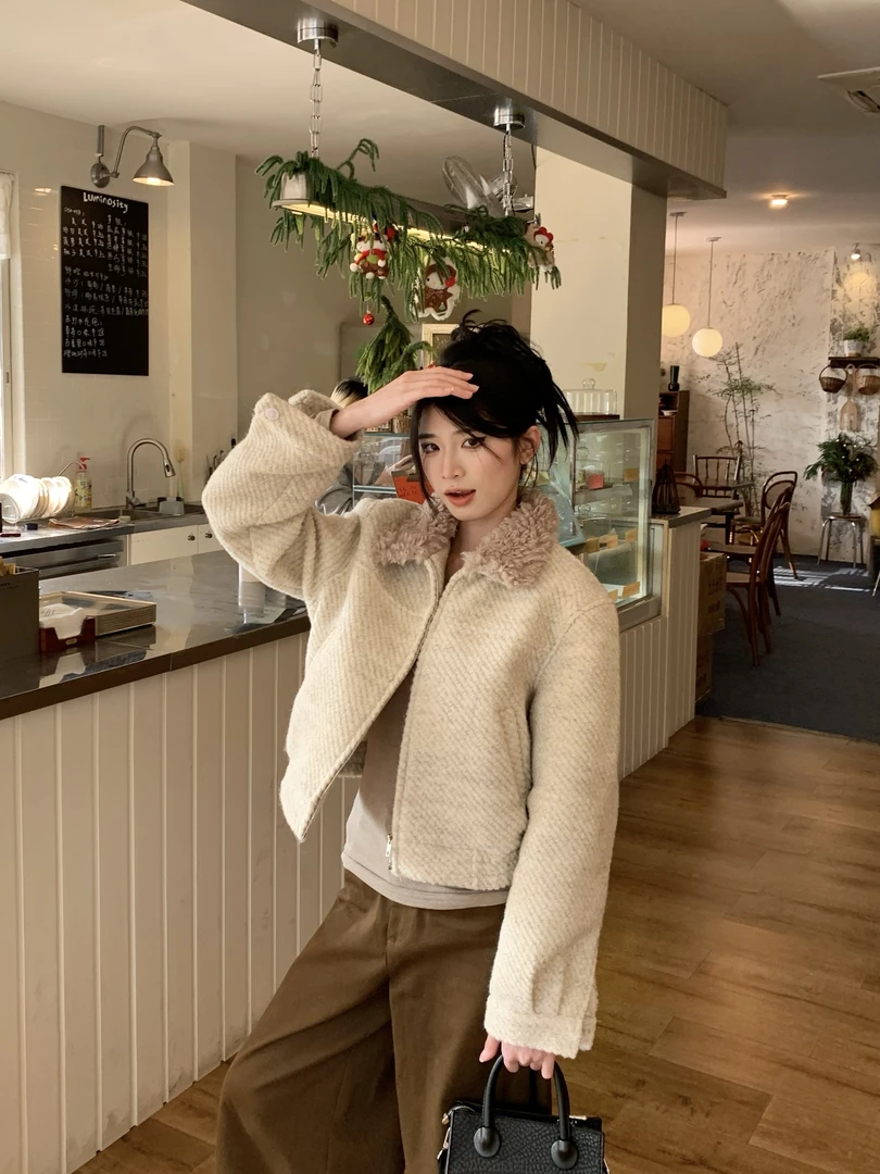 （早春织物）韩版复古风加厚抓绒领短款外套女款保暖百搭