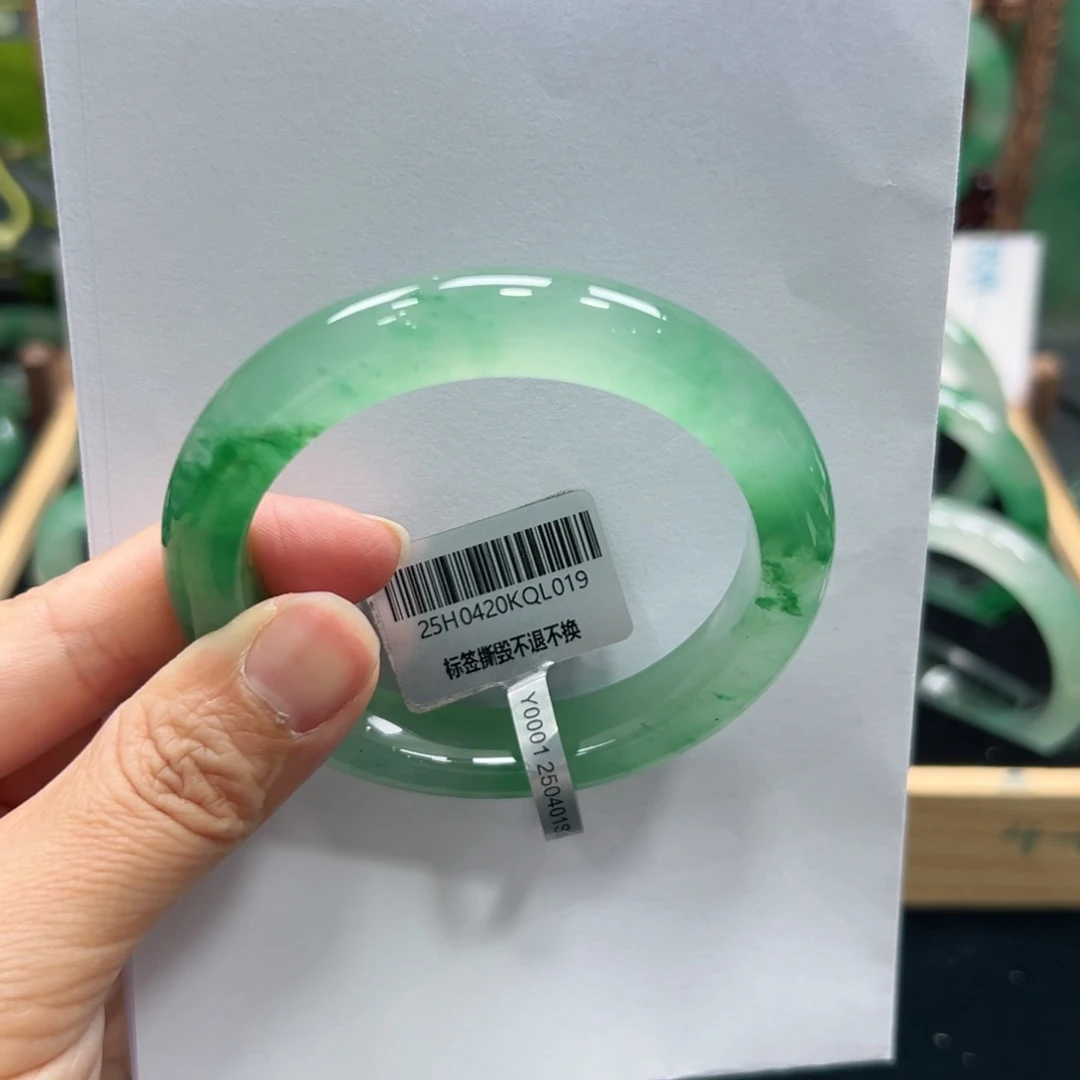 石英质玉手镯未镶嵌追**邢➕佳佳58