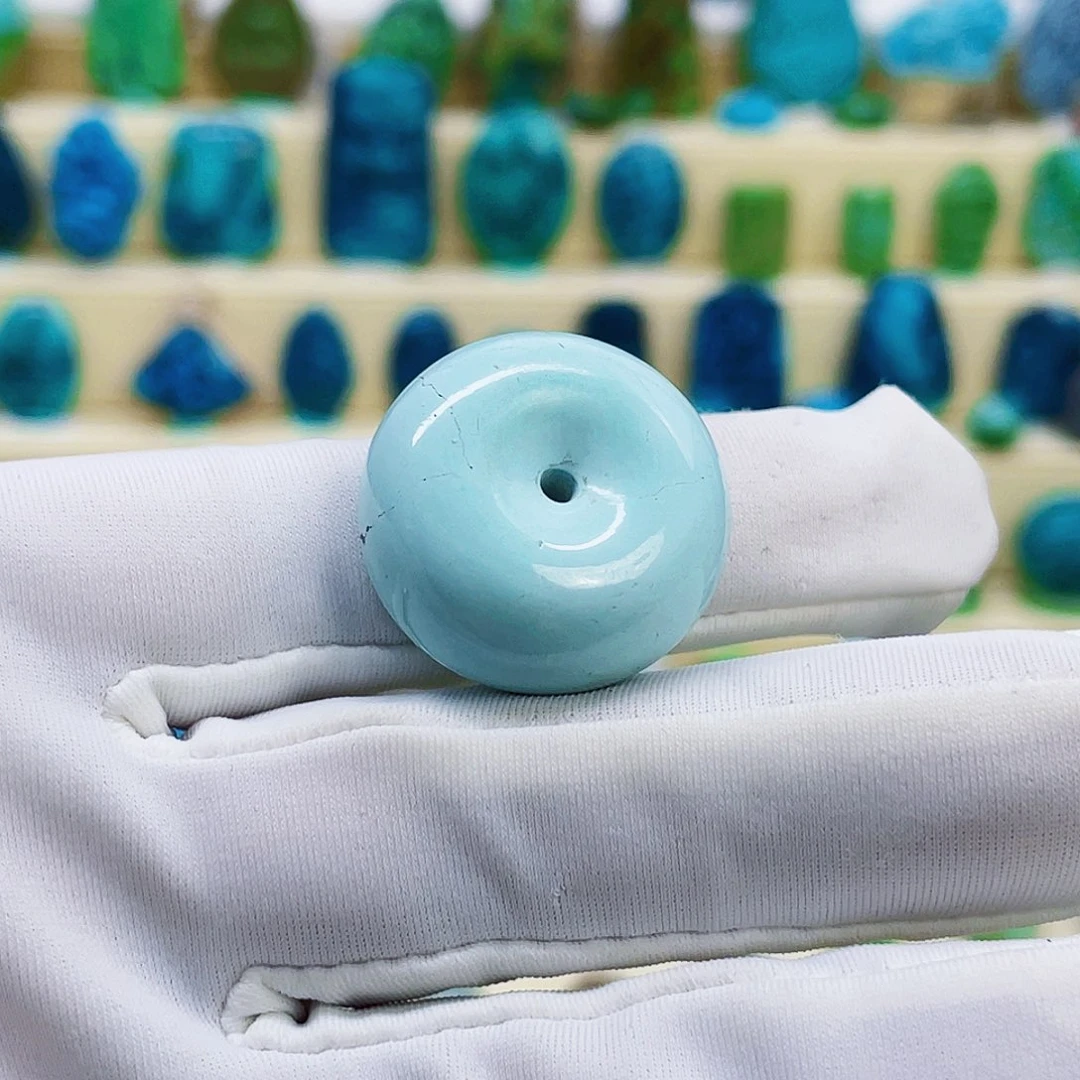 绿松石未镶嵌颈饰