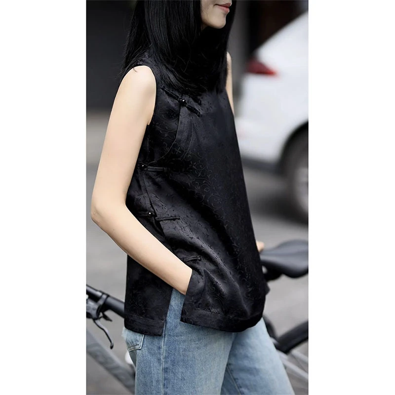 今年流行新中式国风独特别致上衣黑色斜襟盘扣马甲女夏季