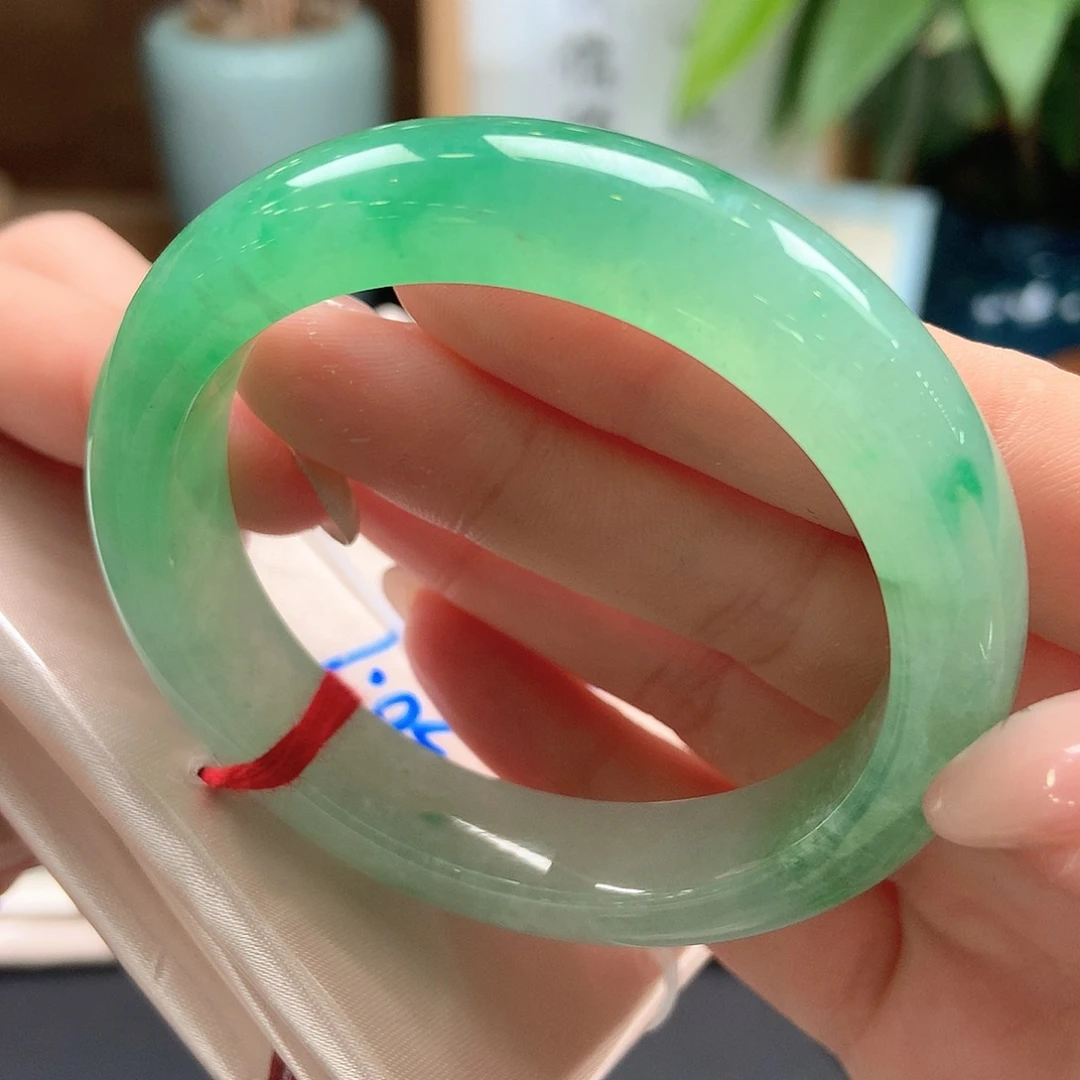 翡翠未镶嵌手镯冰甜阳绿75号