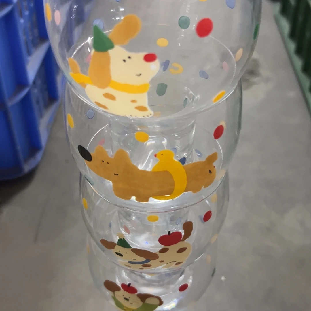 悦***薇搪瓷玻璃坐着狗加香肠狗