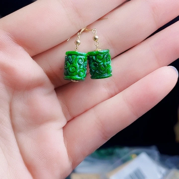 翡翠18K金镶嵌颈饰多样性