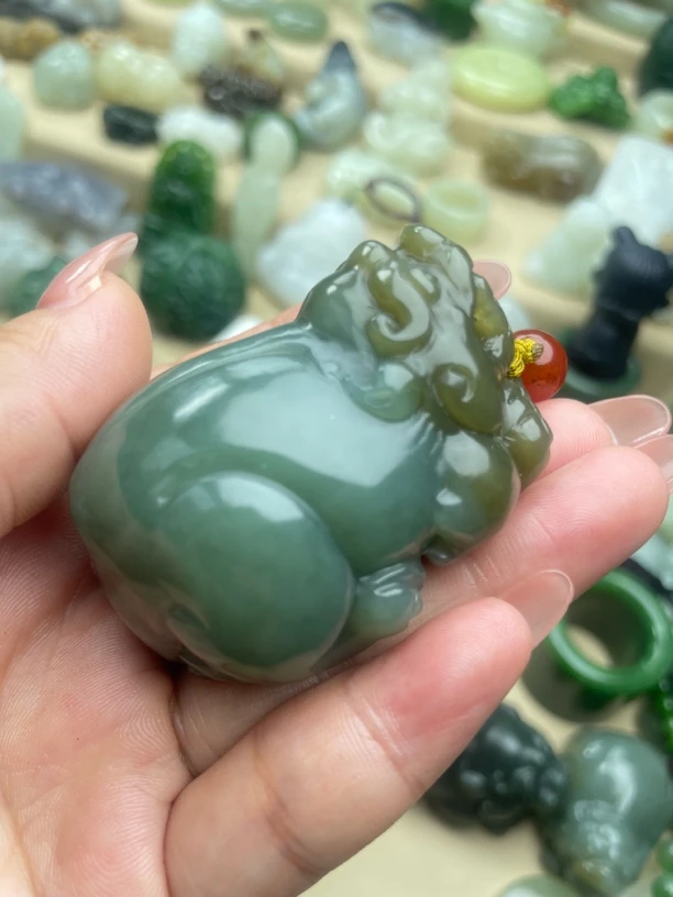 和田玉貔貅手把件