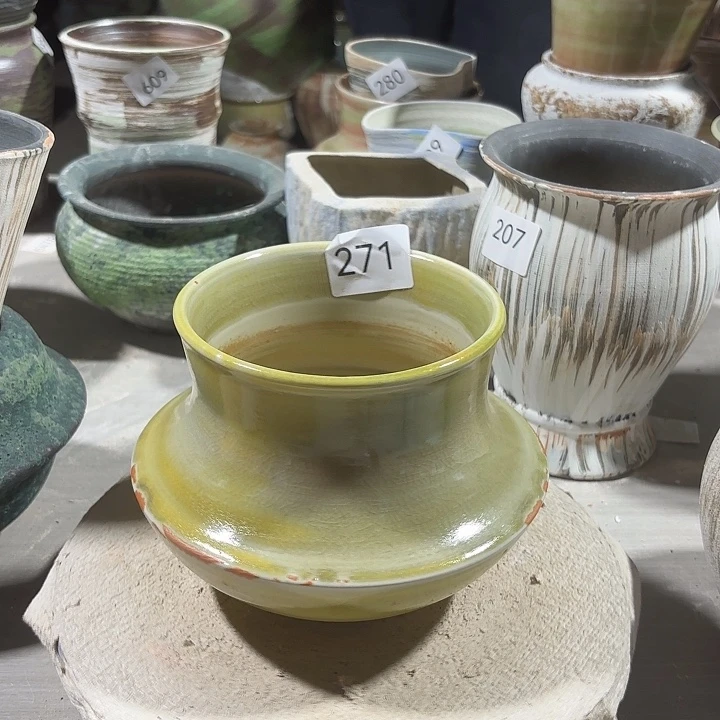 摆件陶高14，内口10.5，瑕疵处理，有孔，271